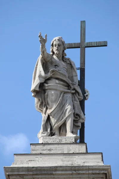 A Saint John Lateráni bazilika Jézus szobra — Stock Fotó