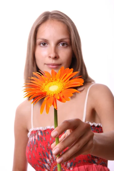 Vrouw met bloem, geïsoleerd — Stockfoto