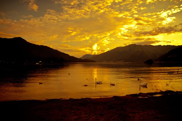 Coucher de soleil au lac de Côme — Photo