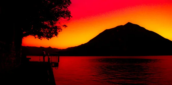 Закат на озере Комо — стоковое фото