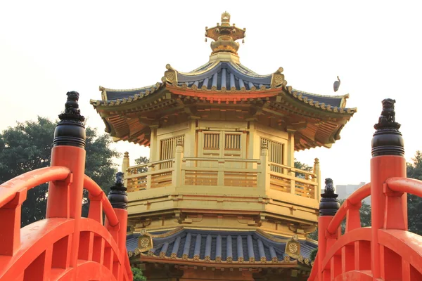 Paviljoen van absolute perfectie in de nan lian tuin — Stockfoto