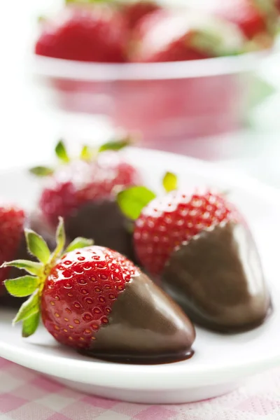 Fresas bañadas en chocolate — Foto de Stock