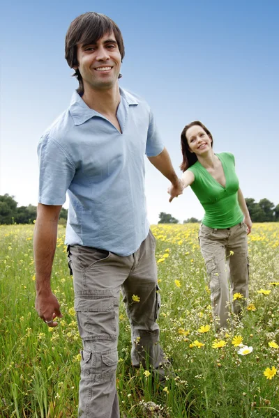 Happy couple in nature — Stock Photo, Image