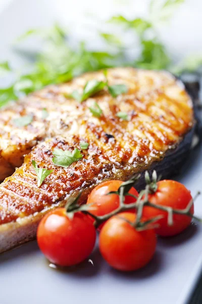 Grilled salmon steak — Stock Photo, Image