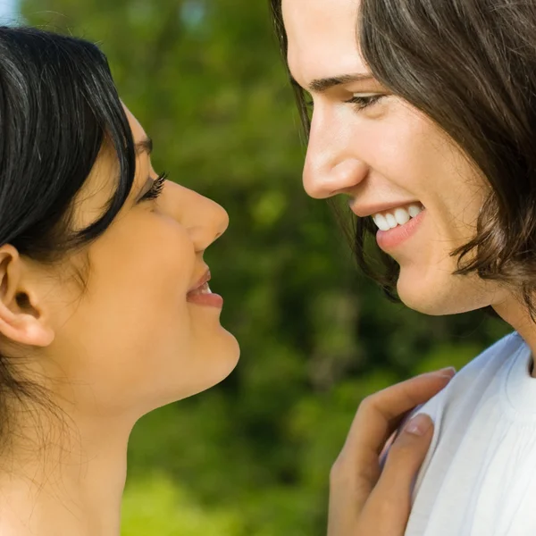 Happy couple together, outdoor — Stock Photo, Image