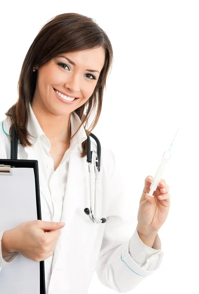 의사가 주사기와 흰색 위에 클립보드 — 스톡 사진