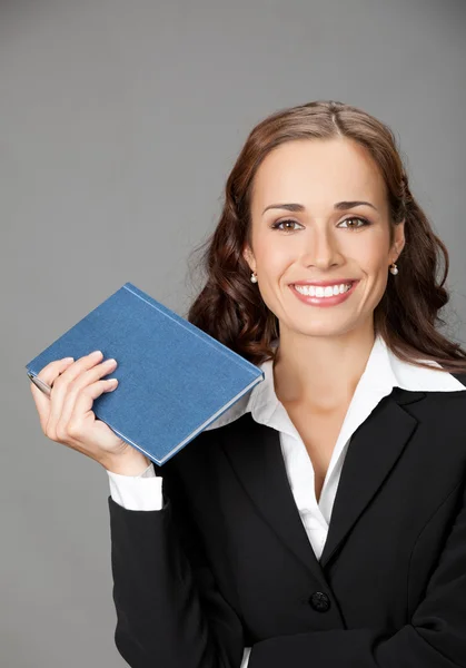 Geschäftsfrau mit Notizblock oder Organisator — Stockfoto