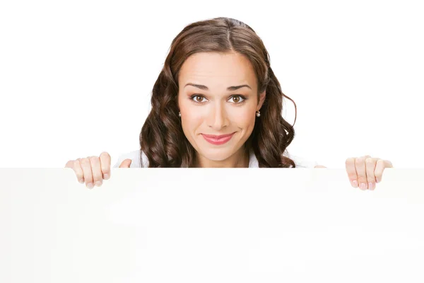 Imprenditrice che mostra cartello bianco, isolato — Foto Stock