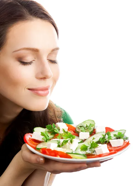 Портрет счастливой улыбающейся женщины с тарелкой салата, изолированной на — стоковое фото
