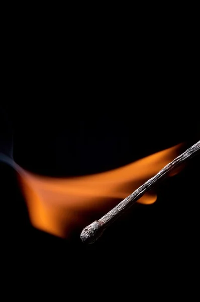 Brinnande tändsticka — Stockfoto