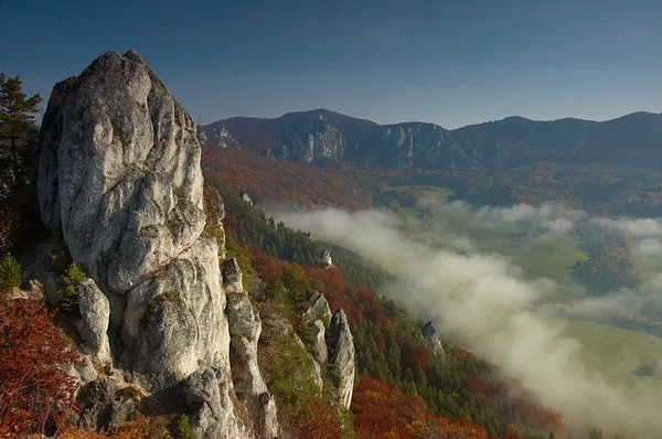 Autunno a Sulov roccia Slovacchia — Foto Stock
