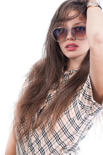 Portretul unei tinere cu ochelari de soare — Fotografie, imagine de stoc