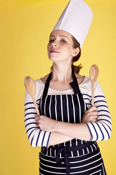 Mooie vrouwelijke chef-kok. — Stockfoto