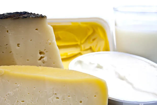 Természetes sajtok, tejtermékek ipar — Stock Fotó