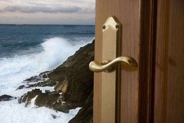 Door and nature — Stock Photo, Image