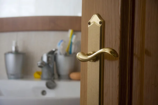 двері у ванну