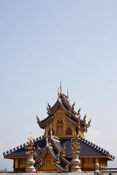 Belo templo no norte da Tailândia — Fotografia de Stock