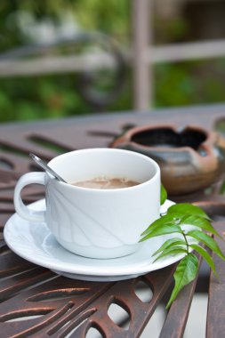Bir fincan kahve.