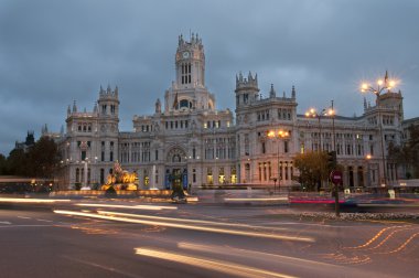 Madrid geceleri sokak