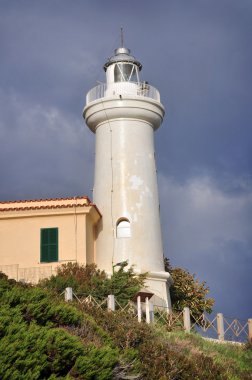 deniz feneri ve mavi gökyüzü