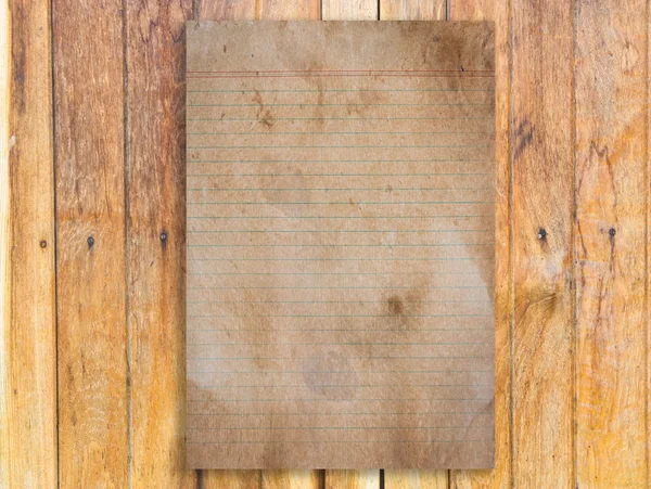 Старий папір на дереві — стокове фото