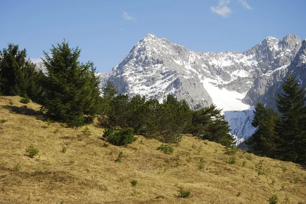 Karwendelin vuoristo — kuvapankkivalokuva