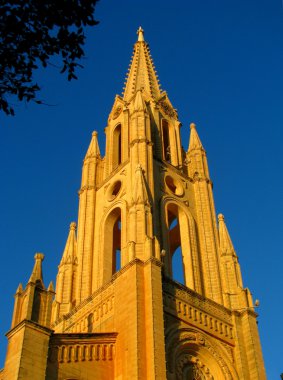 gökyüzüne kadar ulaşan