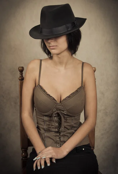 La chica con sombrero — Foto de Stock