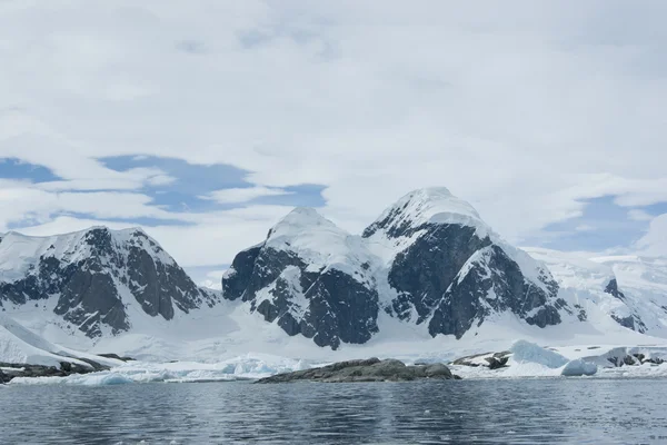 Montanhas da Antártida - 1 . — Fotografia de Stock