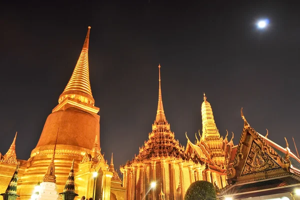 Wat pra kaew großer Palast bei Nacht bangkok, thailand — Stockfoto
