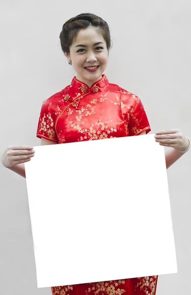Orientalisk flicka önskar dig en happy kinesiska nyåret, med kopia sp — Stockfoto