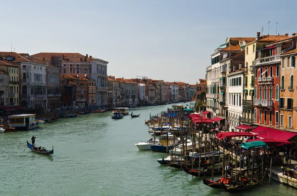 Grand canal met gondel, Venetië — Stockfoto