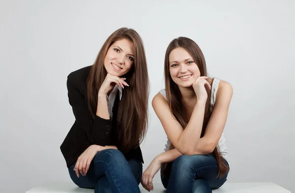 Zwei Mädchen — Stockfoto