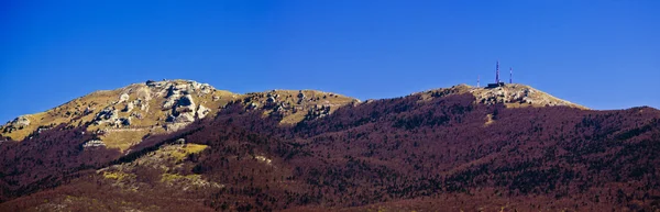 Licka plesevica 山のピークのパノラマ — ストック写真