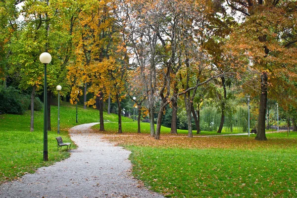 Stock image Zagreb autumn park walkway, Croatia