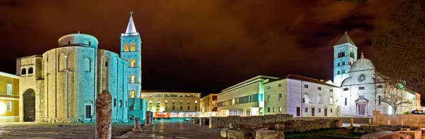 Vista noturna panorâmica quadrada de Zadar antigo — Fotografia de Stock