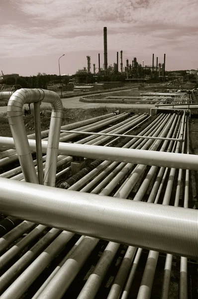 Oil and fuel industry, pipelines and refinery — Stock Photo, Image
