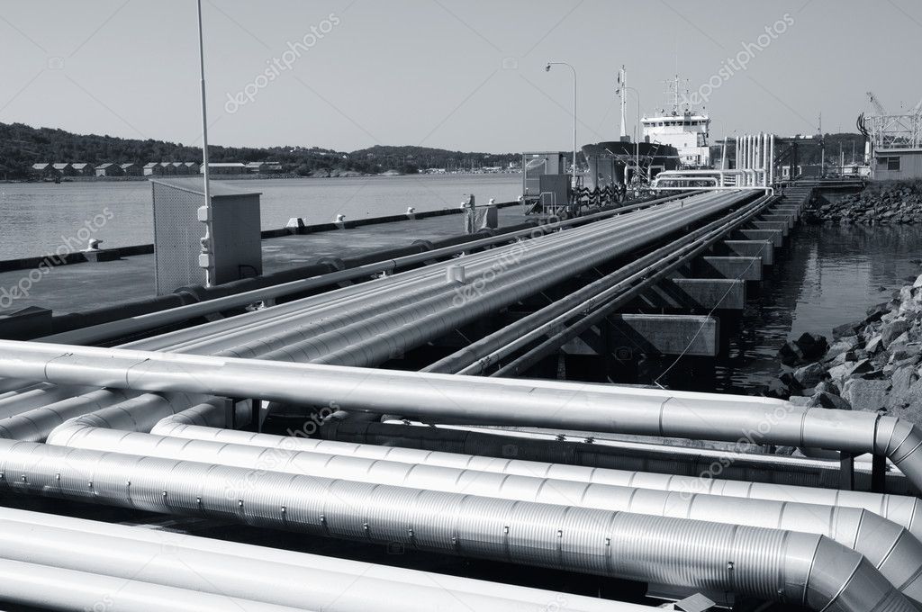 Refinery pipelines and shipping