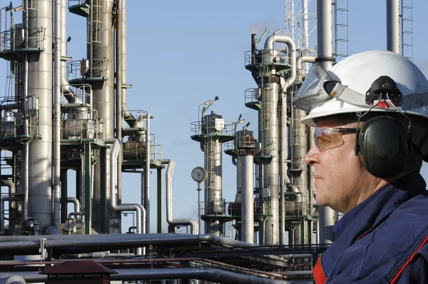 Инженер и нефтяник — стоковое фото