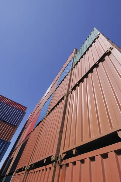 Nákladní kontejnery v široký úhel — Stock fotografie