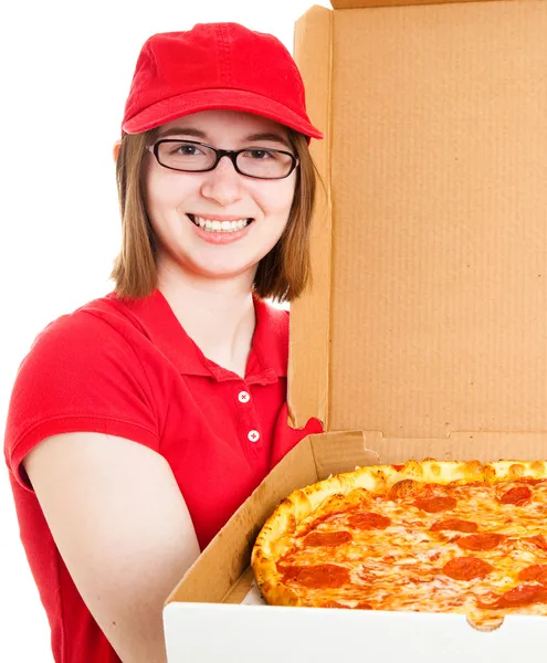 Chica entregando pizza — Foto de Stock