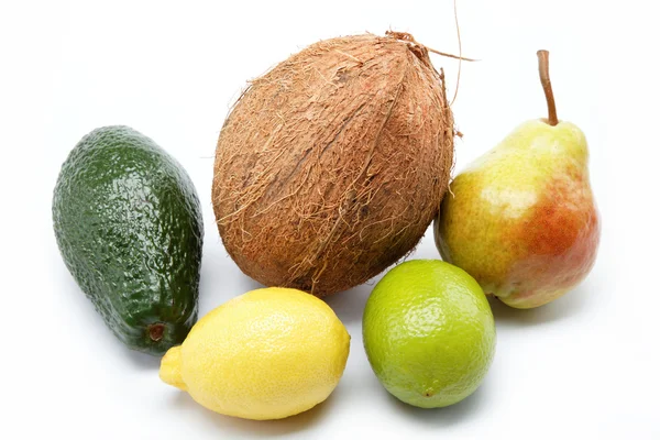 Čerstvé ovoce, izolovaných na bílém pozadí. — Stock fotografie