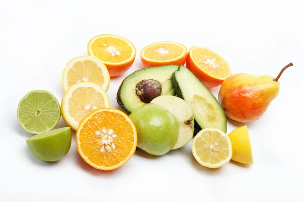 Frutos tropicales aislados sobre un fondo blanco . — Foto de Stock