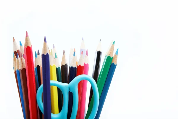 Primer plano de lápices de color con diferente color sobre fondo blanco —  Fotos de Stock