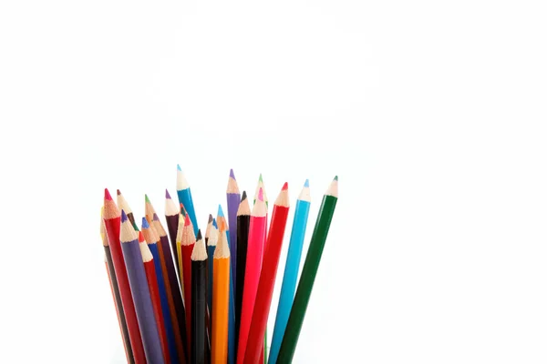 近距离用不同颜色的彩色铅笔在白色的表现力 — 图库照片