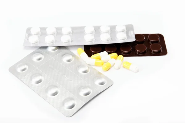 Médicaments isolés sur fond blanc — Photo