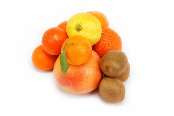 Frutti tropicali su sfondo bianco. — Foto Stock
