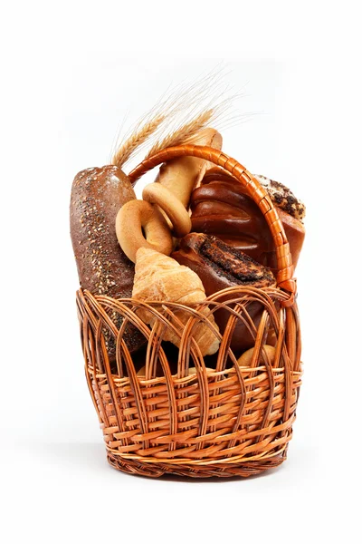 Gran variedad de pan, bodegón aislado sobre fondo blanco —  Fotos de Stock