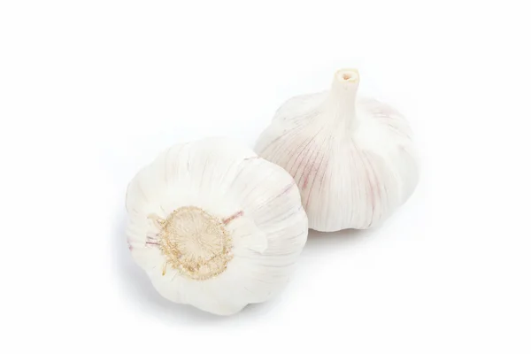 Lampadina di aglio isolata su sfondo bianco ritaglio — Foto Stock