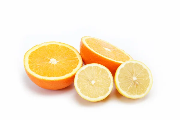 在白色背景上孤立的柑橘类水果. — 图库照片